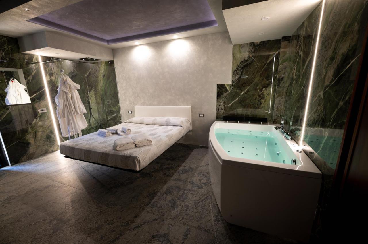 Garda Fantasy Paradise Silver O Gold Desenzano del Garda Extérieur photo
