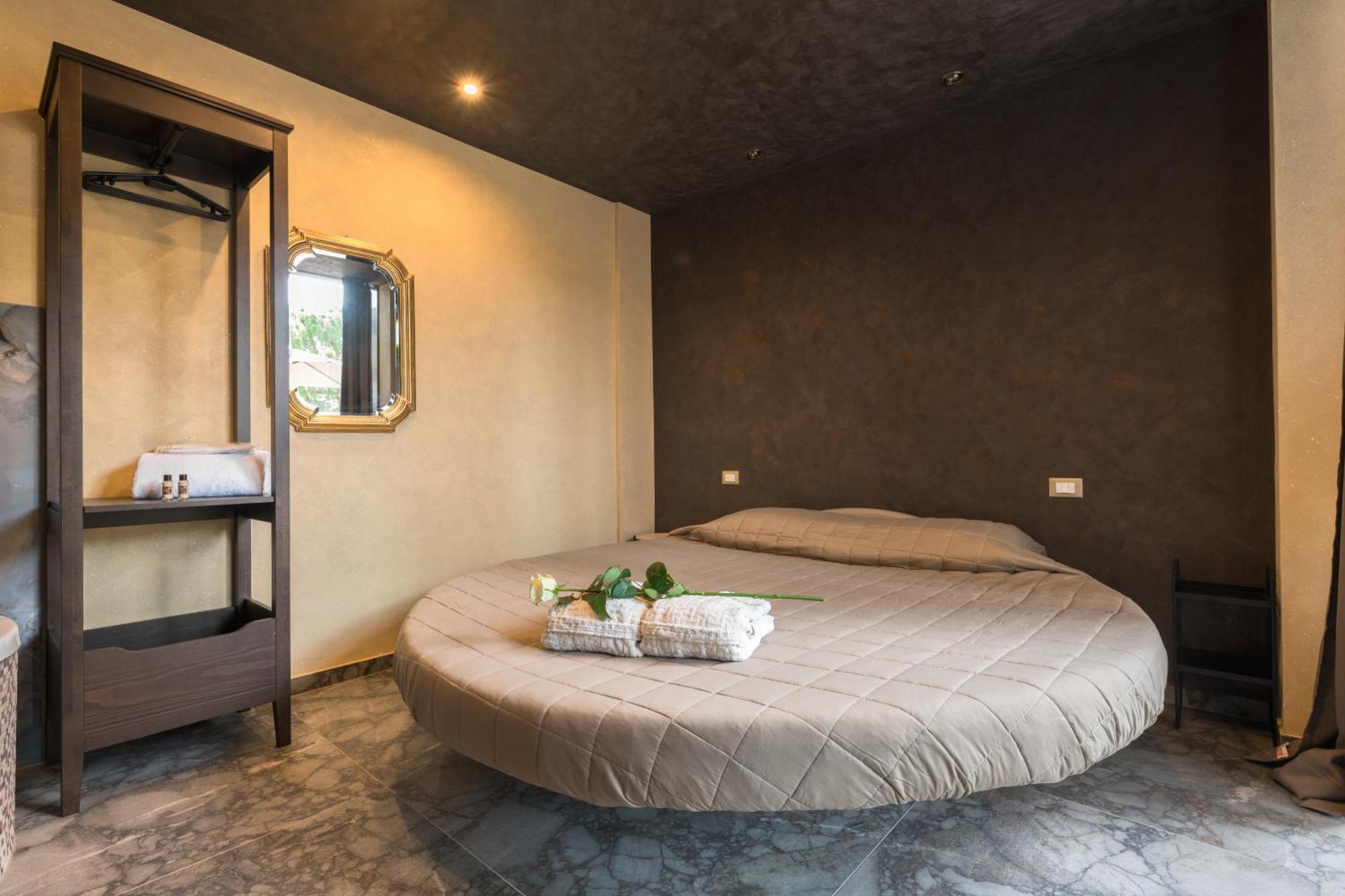 Garda Fantasy Paradise Silver O Gold Desenzano del Garda Extérieur photo